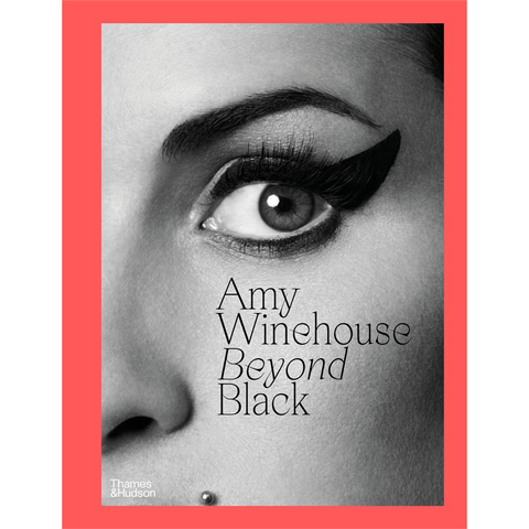 AMY WINEHOUSE - BEYOND BLACK – LIBRO