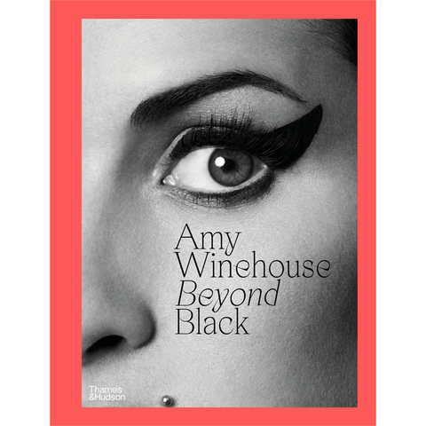 AMY WINEHOUSE - BEYOND BLACK – libro